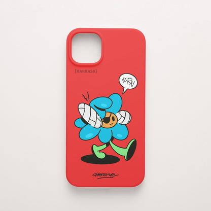 Funda de móvil de silicona roja con una flor azul con los puños vendados que dice «AURA!», diseño Aura Farmer de Chetone Sánchez para KARKASA.