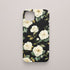 Funda móvil Camelias Serenas KARKASA en Silk Touch negra con diseño floral de camelias blancas