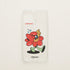 Funda de móvil transparente con una flor roja con un guante gigante de aficionado, diseño Court Royal de Chetone Sánchez para KARKASA.