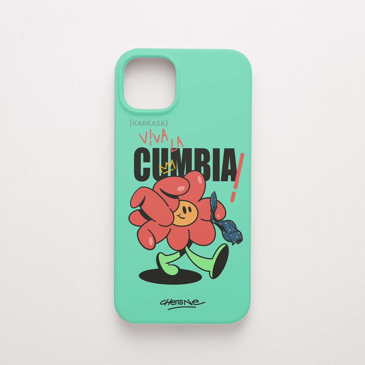 Funda de móvil de silicona verde menta con una flor roja con pañuelo y el rótulo «Viva la cumbia», diseño Cumbiero Gang de Chetone Sánchez para KARKASA.