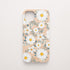 Funda KARKASA Silk Touch rosa nude con estampado denso de pequeñas margaritas blancas y amarillas. Carcasa diseño floral silvestre.