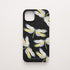 Funda KARKASA Silk Touch negra con estampado de libélulas doradas con alas detalladas. Carcasa estilo joyería botánica.