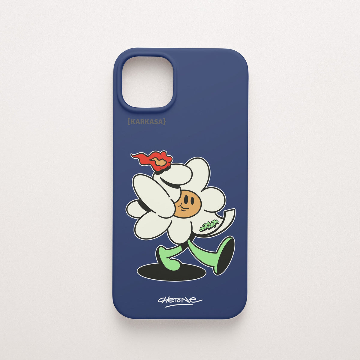 Funda de móvil de silicona azul marino con una flor blanca con una llama roja y brotes verdes perfilada en blanco, diseño Green Lover de Chetone Sánchez para KARKASA.