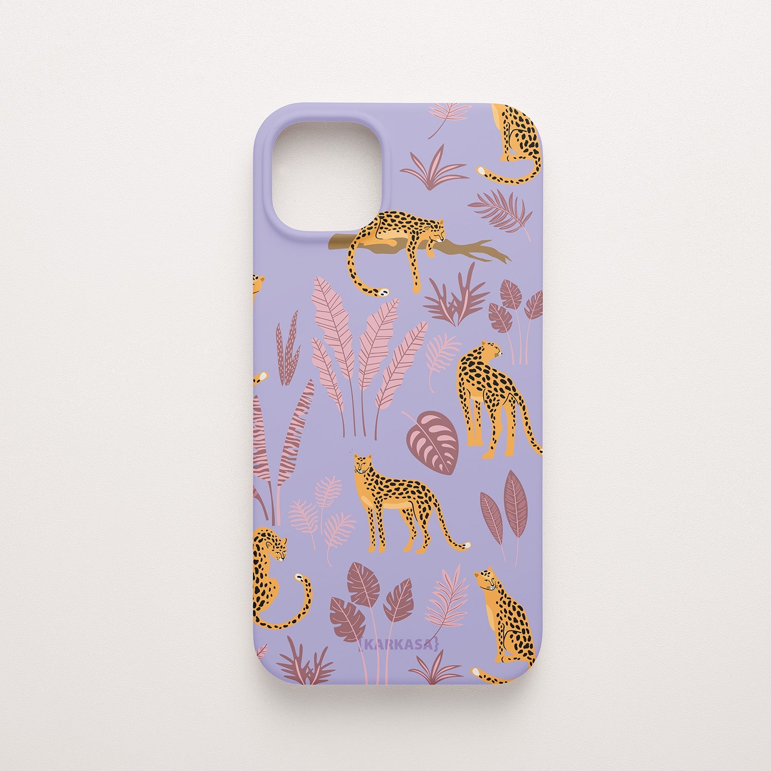 Funda KARKASA Silk Touch lila con estampado de leopardos dorados y hojas tropicales en tonos rosas y lilas. Carcasa diseño jungla chic.
