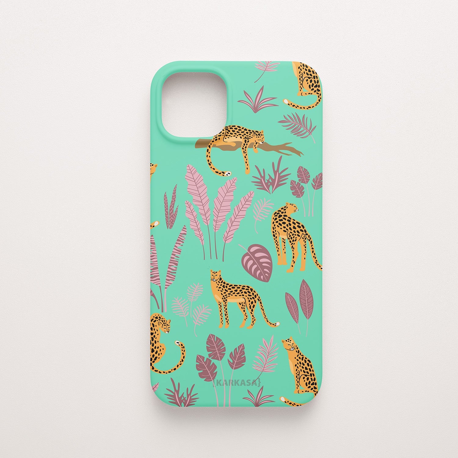 Funda KARKASA Silk Touch verde menta con estampado de leopardos dorados y hojas tropicales en tonos rosas y lilas. Carcasa diseño jungla chic.