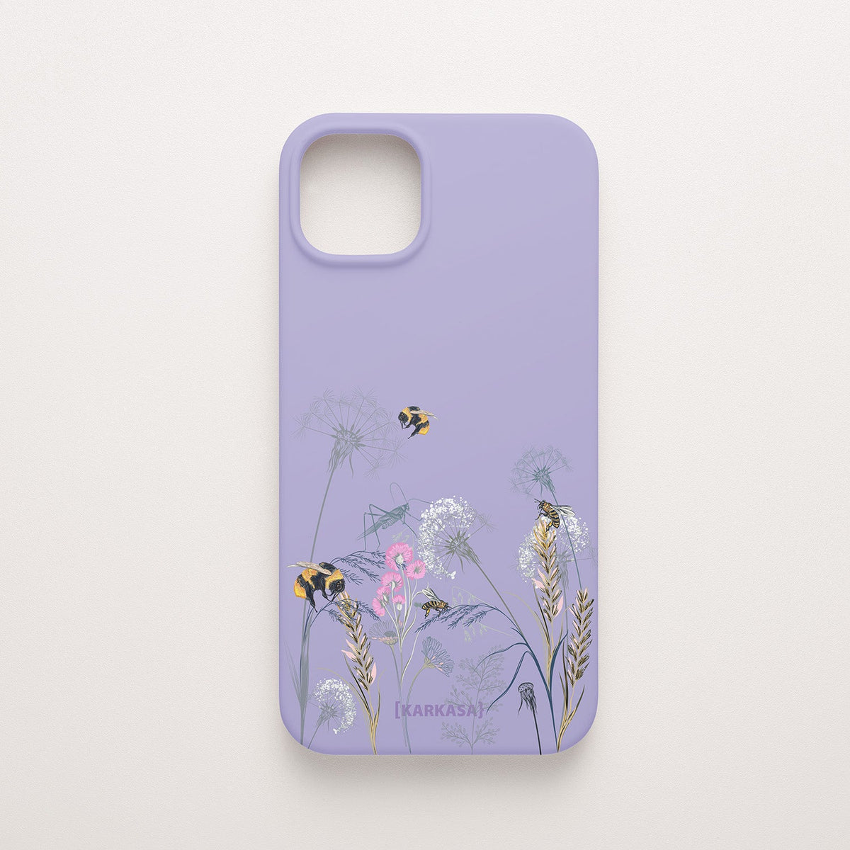 Funda KARKASA Silk Touch lila con ilustración fina de dientes de león, flores silvestres, abejas y saltamontes. Carcasa diseño prado.
