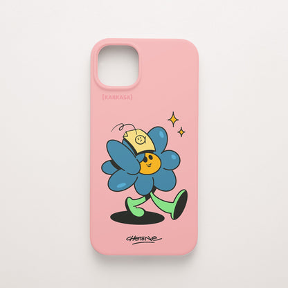 Funda de móvil de silicona rosa chicle con una flor azul con gorra amarilla y destellos, diseño No Bobo de Chetone Sánchez para KARKASA.