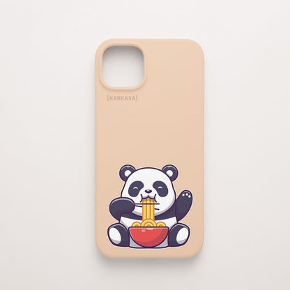 Funda KARKASA Silk Touch rosa nude con ilustración kawaii de un oso panda comiendo un bol de ramen. Carcasa de estilo anime japonés.