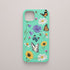 Funda móvil Pradera de Mariposas KARKASA en Silk Touch verde menta con mariposas, margaritas y flores silvestres