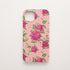 Funda móvil Rosas de Ensueño KARKASA en Silk Touch rosa chicle con diseño floral de rosas rosas y hojas verdes.