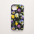 Funda móvil Sueño de Pensamientos KARKASA en Silk Touch negra con diseño floral de pensamientos de colores.