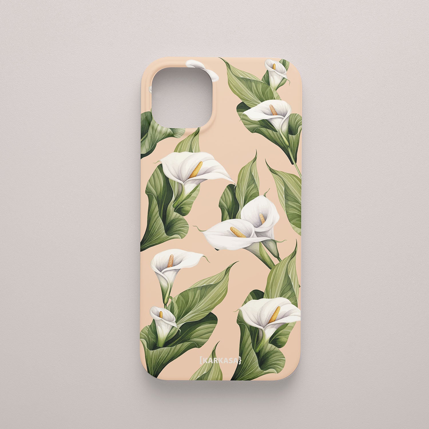 Funda móvil Susurro de Calas KARKASA en Silk Touch rosa nude con diseño floral de calas blancas y hojas verdes