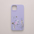 Funda KARKASA Silk Touch lila con ilustración fina de dientes de león, flores silvestres, abejas y saltamontes. Carcasa diseño prado.
