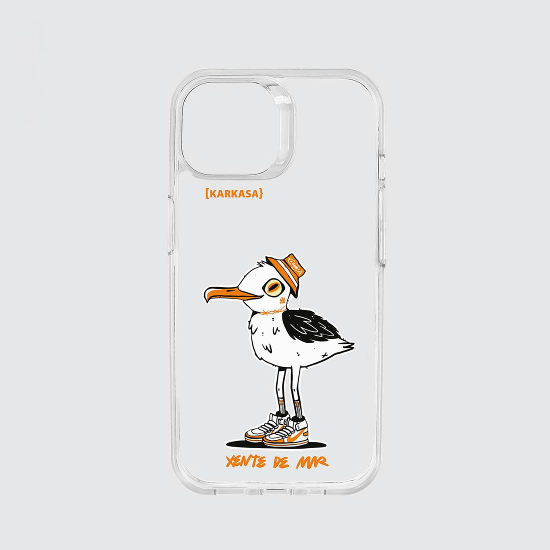Funda transparente con ilustración de una gaviota con gorro de pescador naranja y zapatillas, diseño urbano de Ramaz.