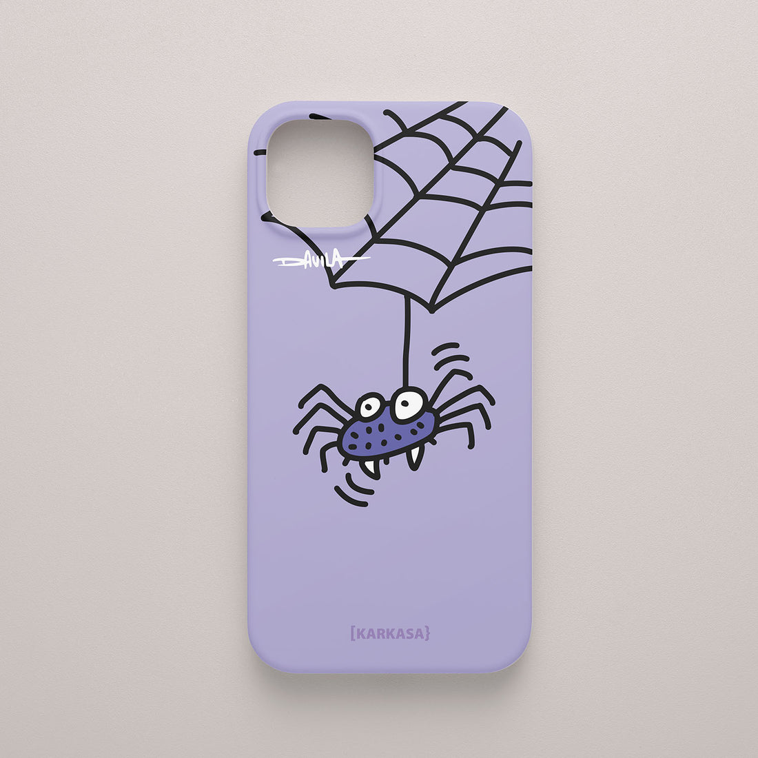 Funda móvil lila KARKASA con diseño Araña de Luis Davila, tela de araña y personaje ilustrado de O Bichero.