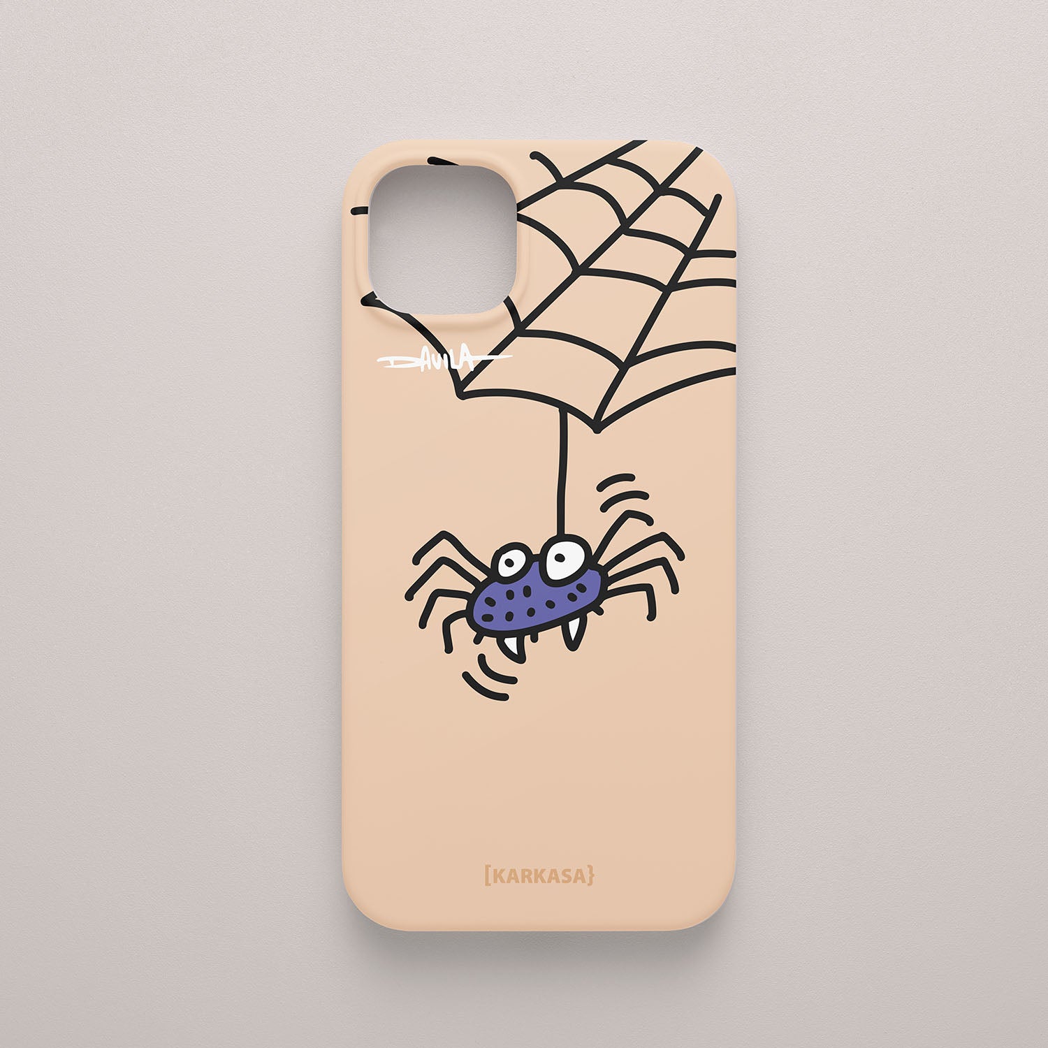Funda móvil rosa nude KARKASA con diseño Araña de Luis Davila, tela de araña y personaje ilustrado de O Bichero