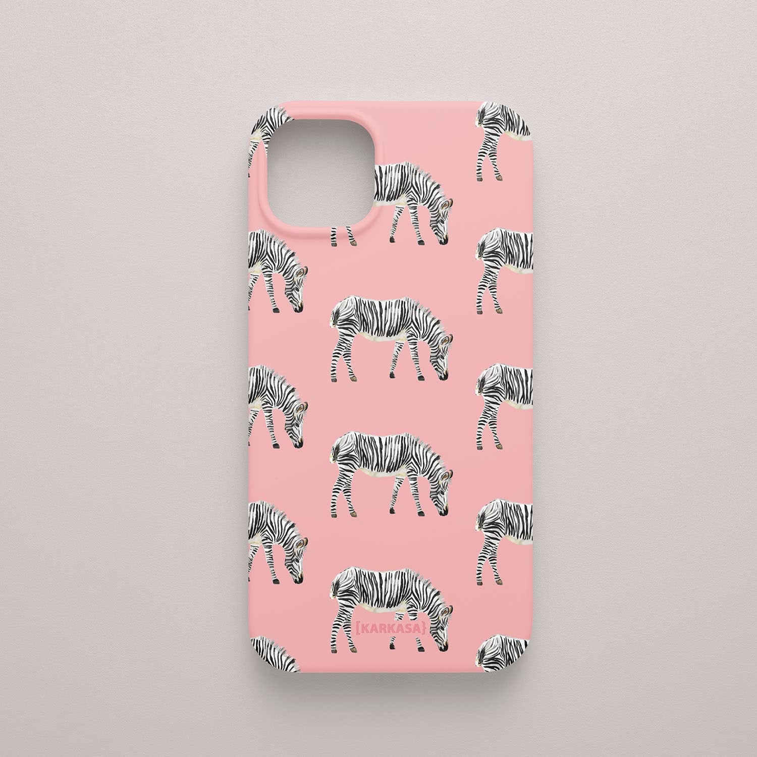 Funda KARKASA Silk Touch rosa chicle con estampado de cebras de cuerpo entero caminando en patrón. Carcasa diseño safari y naturaleza.