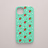 Funda KARKASA Silk Touch verde menta con estampado pop de fresas rojas y lunares blancos. Carcasa mate de silicona estilo frutal.