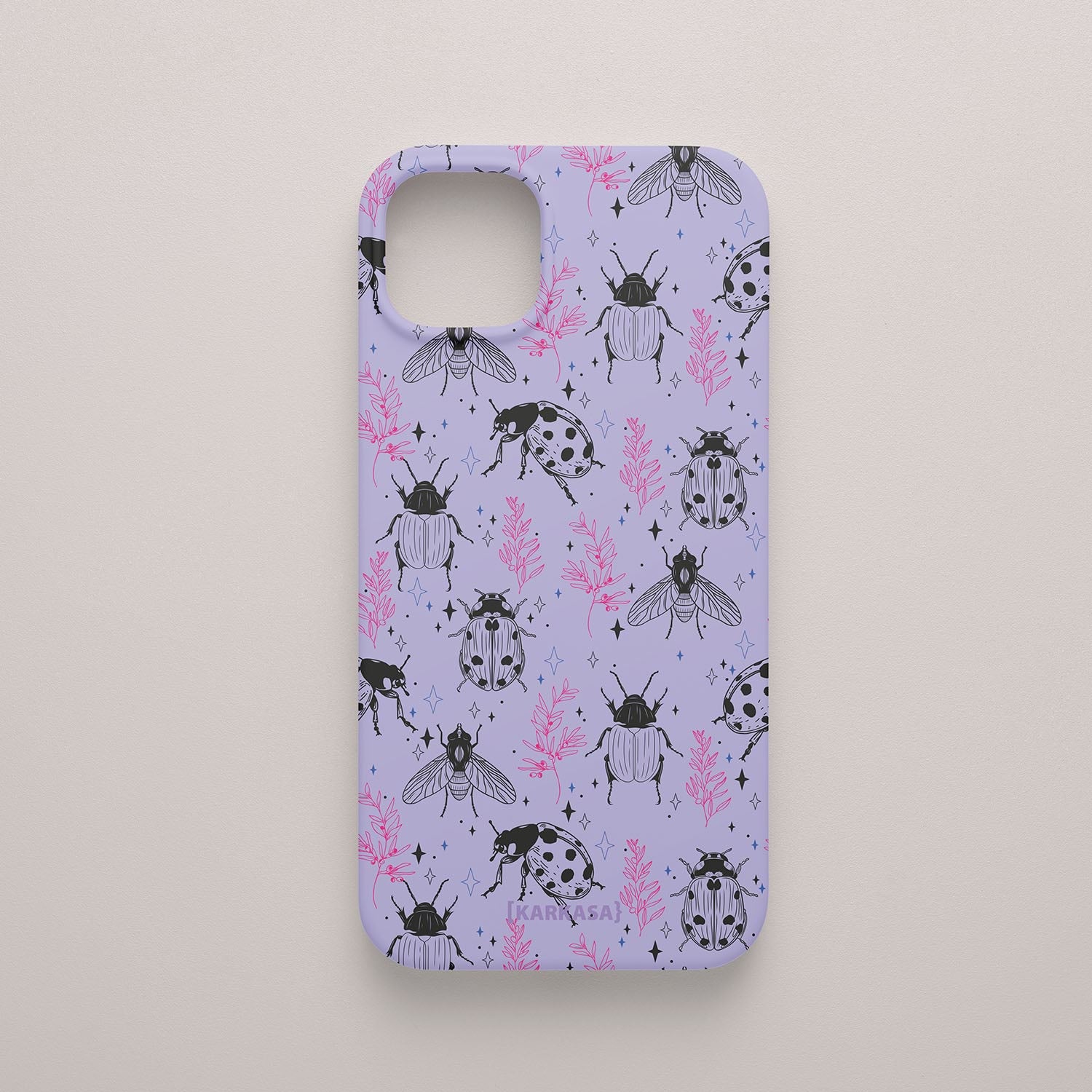 Funda KARKASA Silk Touch lila con patrón de insectos (abejas, mariquitas) en negro y ramas de hojas en color rosa coral. Carcasa diseño naturaleza.