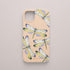 Funda KARKASA Silk Touch rosa nude con estampado de libélulas doradas con alas detalladas. Carcasa estilo joyería botánica.