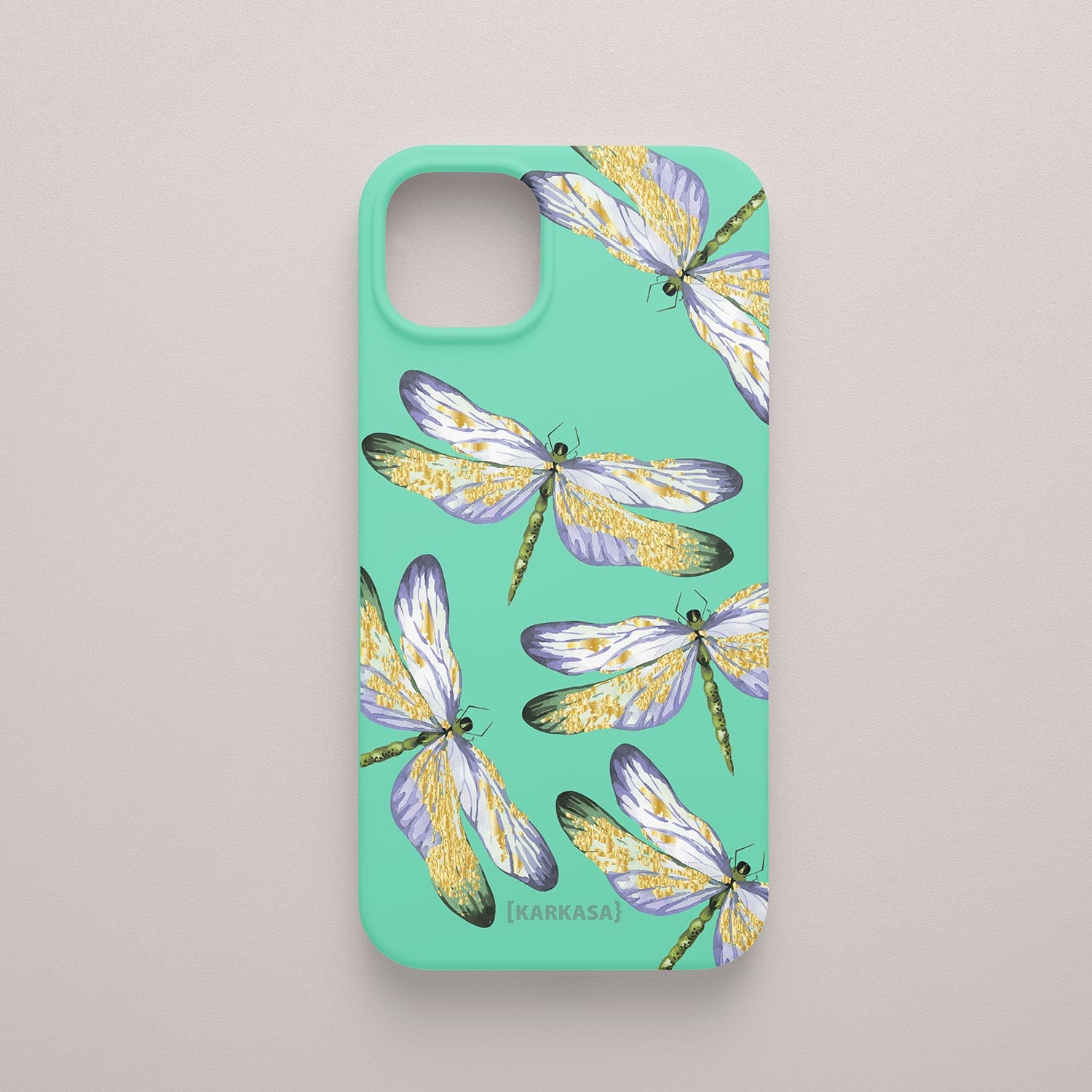Funda KARKASA Silk Touch verde menta con estampado de libélulas doradas con alas detalladas. Carcasa estilo joyería botánica.