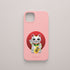 Funda móvil rosa chicle KARKASA con diseño Lucky Cat, gato de la suerte japonés y círculo rojo central