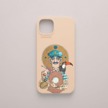 Funda KARKASA rosa nude con ilustración del artista Daniel Buitrón: marinero con camiseta de rayas azules, un tucán en el hombro y sosteniendo un donut.