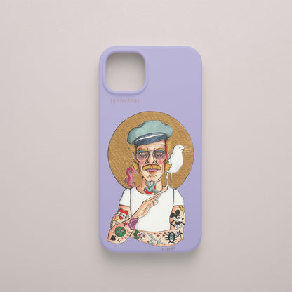 Funda KARKASA lila con ilustración del artista Daniel Buitrón: marinero tatuado estilo old school con una gaviota en el hombro.