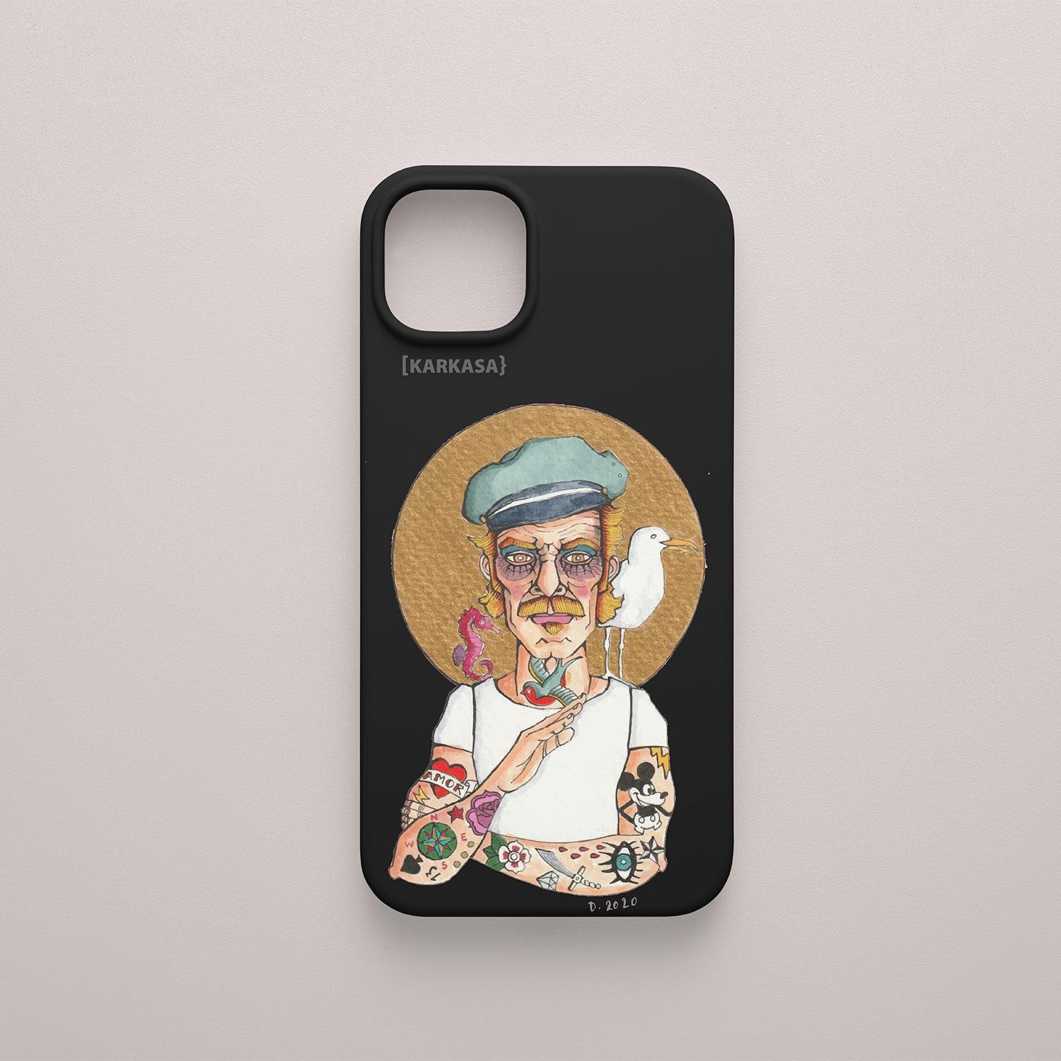 Funda KARKASA negra con ilustración del artista Daniel Buitrón: marinero tatuado estilo old school con una gaviota en el hombro.