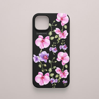 Funda KARKASA Silk Touch negra con pintura de orquídeas rosas y tallos verdes estilo acuarela. Carcasa floral artística.