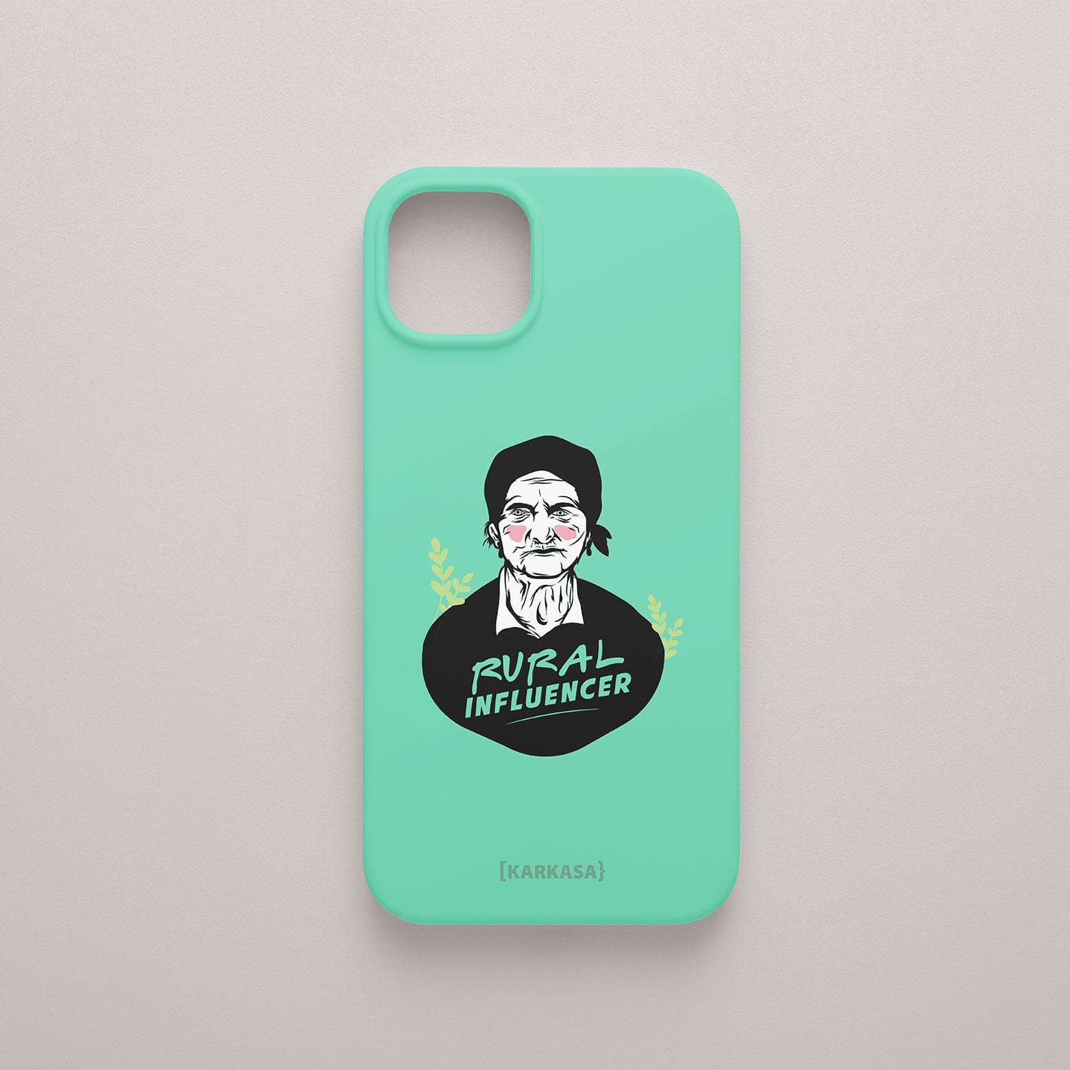 Funda verde menta con ilustración de una anciana gallega con paño en la cabeza y herramientas de labranza, texto Rural Influencer de Son un Toxo.