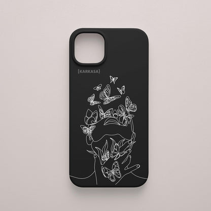 Funda de móvil KARKASA con diseño lineal blanca de silueta de mujer y mariposas, en silicona mate Silk Touch negra. 