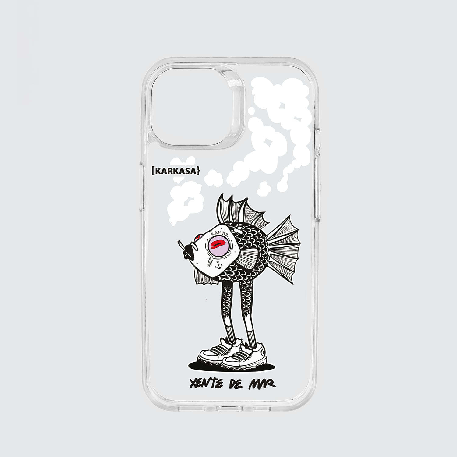 Funda transparente con ilustración de un pez negro estilo punk con ojos rojos y zapatillas deportivas, diseño de Ramaz.