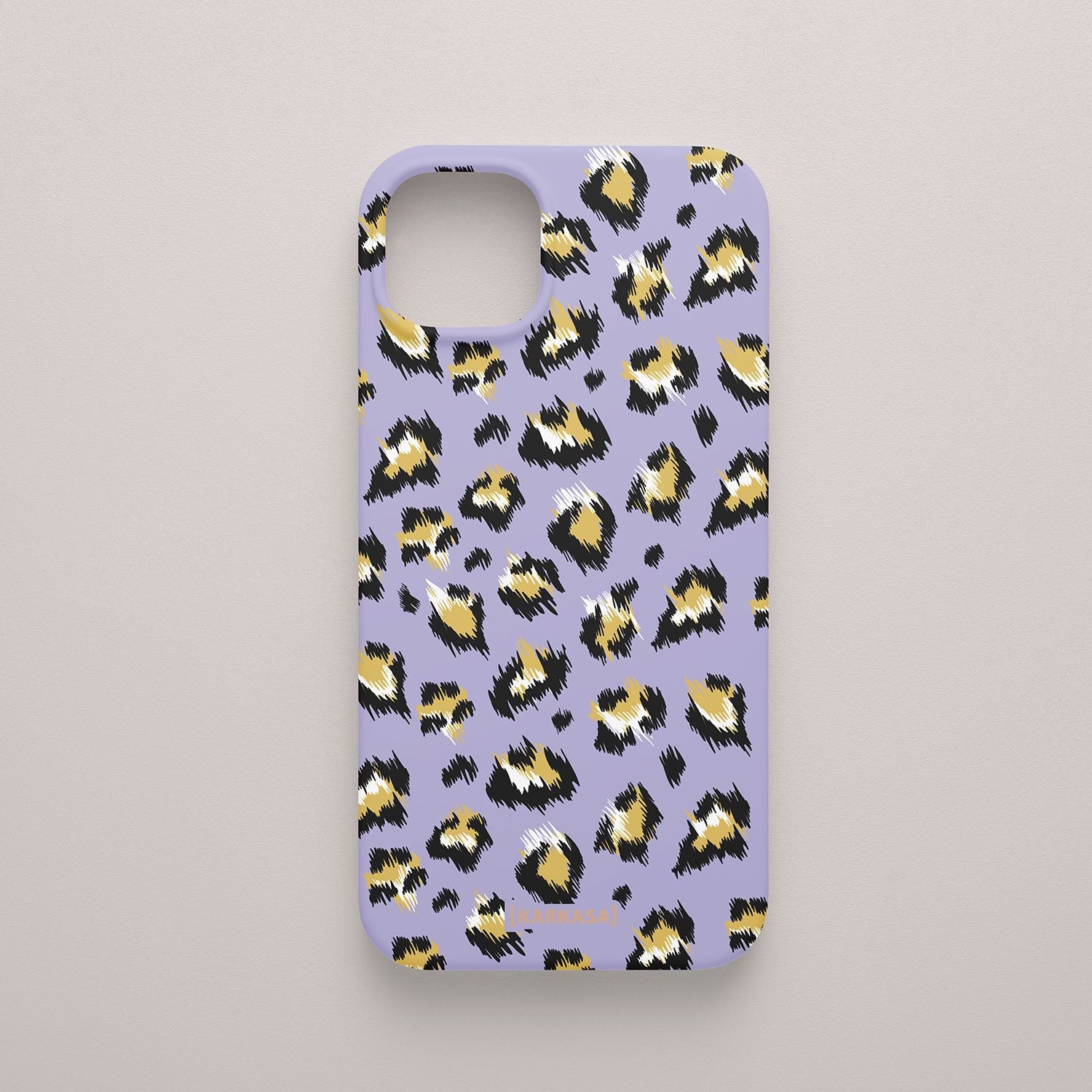 Funda KARKASA Silk Touch lila con estampado de leopardo moderno en negro y amarillo. Carcasa mate de silicona animal print vibrante.