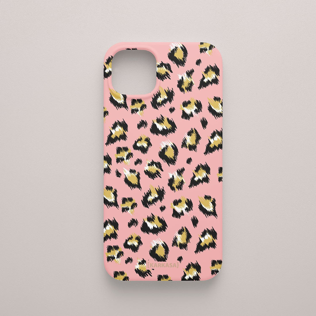 Funda KARKASA Silk Touch rosa chicle con estampado de leopardo moderno en negro y amarillo. Carcasa mate de silicona animal print vibrante.